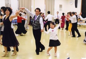 小さなお子さんもダンス