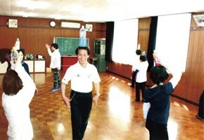  姿勢づくりのレッスン風景