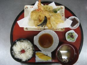 神通定食（入浴料+日替わり定食)･･･1,900円（税込）