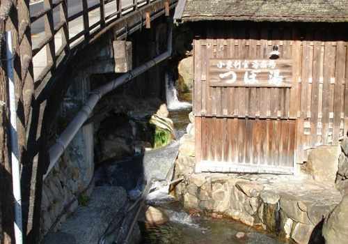 日本最古の温泉と言われ約１８００年の歴史がある小さな名湯