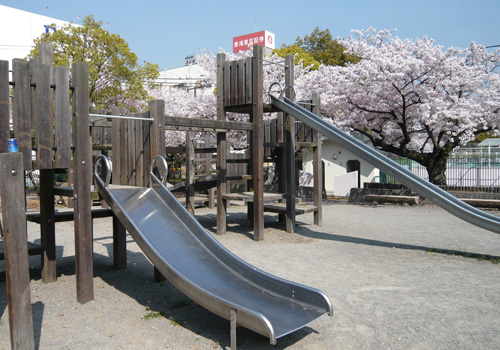 和歌山市　バスケットゴールのある公園