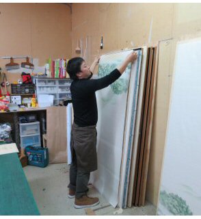 襖張替・作業中