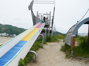 「加太北の浜公園 和歌山市 」 和歌山県和歌山市加太の公園です。遊具、球場、釣り場 