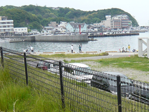 「加太北の浜公園 和歌山市 」 和歌山県和歌山市加太の公園です。遊具、球場、釣り場 